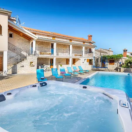 Holiday home Awesome In Vodnjan With Jacuzzi Mednjan